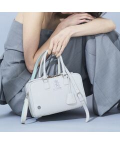 クロコ型押しボストン28cm （ボストンバッグ）｜Accesoires De