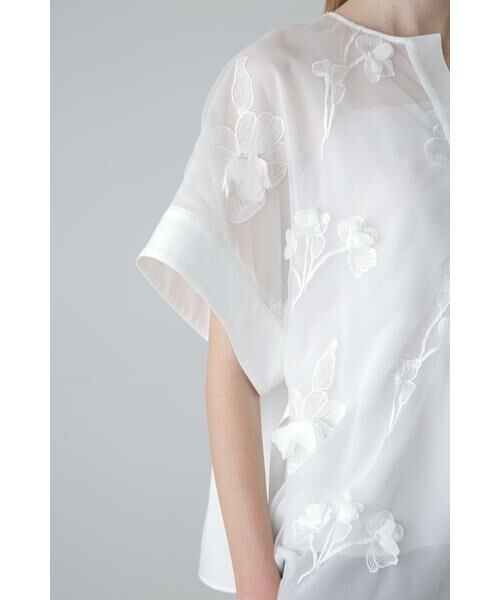 新品　2025SS　完売品　アドーア　フルダルクロスブラウス　白　ホワイト 新品 2025SS 完売品 アドーア フルダルクロスブラウス 白