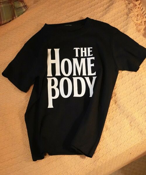 ALL NEW MART / オールニューマート Tシャツ | HOMEBODYグラフィックTシャツ | 詳細2