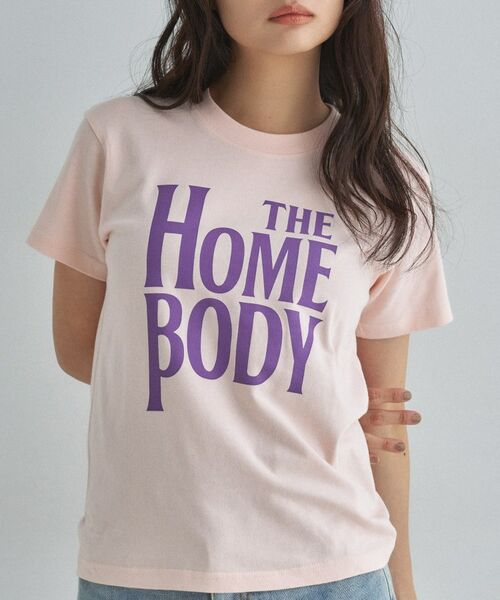ALL NEW MART / オールニューマート Tシャツ | HOMEBODYグラフィックTシャツ（ライトピンク(070)）