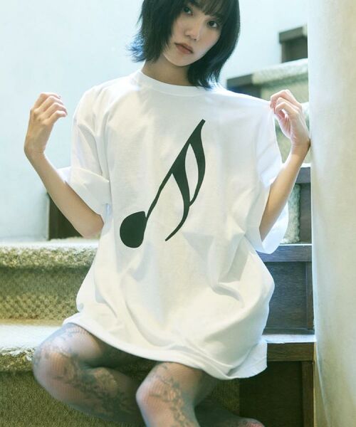 ALL NEW MART / オールニューマート Tシャツ | 音符グラフィックTシャツ（ホワイト(001)）