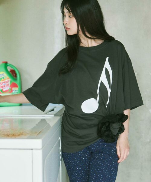 ALL NEW MART / オールニューマート Tシャツ | 音符グラフィックTシャツ（ブラック(019)）