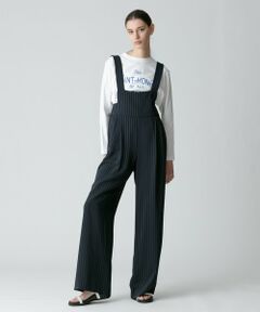 【allureville  2024 spring&summer】<br><br>《ドラマ着用》<br><br>ピンストライプを使用した、ハンサムなムードのサロペット型オールインワン。<br>カジュアル感を削いだすっきりしたシルエットで上品な印象に仕上げました。<br>太めの肩ひもがワンアクセントになるシンプルなサロペットパンツ。<br>合わせるインナーやシューズで雰囲気をガラッと変えられるのも魅力です。<br>コートはもちろん、ショート丈のジャケットなどとも相性よくスタイリングしていただけます。<br><br>※手洗い可能です。<br><br>※照明の関係により、実際よりも色味が違って見える場合がございます。<br>またパソコン・スマートフォンなどの環境により、製品と画像のカラーが異なる場合もございます。<br>予めご了承ください。