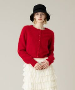 【LOULOU WILLOUGHBY  2024 autumn&winter】<br><br>環境に配慮した飼育され、梳き毛だけを使用したフォックスの毛にカシミヤ糸を混紡した糸で編み、仕上げにファー加工を施した、見た目にもふわふわ、保温性の高いニットカーディガンです。<br>コンパクトな着丈で、羽織としてはもちろんボタンを全留めでプルオーバーとして着るのもお勧めです。<br><br>※照明の関係により、実際よりも色味が違って見える場合がございます。<br>またパソコン・スマートフォンなどの環境により、製品と画像のカラーが異なる場合もございます。<br>予めご了承ください。