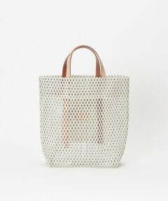 【select  2025 spring&summer】<br><br>張り感があり、通気性にも優れたコットンメッシュ。中の荷物が透け過ぎる事なく、上品なカジュアル素材。収納力抜群で、内部には携帯電話等収納が可能な同素材のポケットがあり、使いやすい仕様です。ハンドルは５段階で細かく長さの調節が可能です。LIMEカラーはallurevilleのexclusiveです。<br><br>※照明の関係により、実際よりも色味が違って見える場合がございます。<br>またパソコン・スマートフォンなどの環境により、製品と画像のカラーが異なる場合もございます。<br>予めご了承ください。