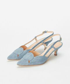 【select 2025 spring&summer】<br><br>着こなしを上品な雰囲気にクラスアップしてくれるスエード素材のオープントゥパンプス。<br>控えめなリボンデザインが大人可愛いアクセントに。<br>ヘルシーな肌見せとすっきりとしたシルエットがレディな印象をメイク。<br>高すぎないミドルヒールの安定した履きごこちが高ポイント。<br>オケージョンはもちろん、デイリーにも幅広く活躍します。<br><br>※照明の関係により、実際よりも色味が違って見える場合がございます。<br>またパソコン・スマートフォンなどの環境により、製品と画像のカラーが異なる場合もございます。<br>予めご了承ください。