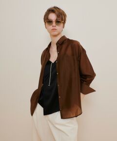 【allureville 2025 spring&summer】<br><br>オーバーサイズでラフに羽織れる気軽さが魅力のシアーシャツ。<br>程よい透け感が上品でコーデを華やかに仕上げてくれます。<br>インナーにキャミソールやタンクトップを合わせてヘルシーに着ていただくのが今年らしくておすすめ。<br>ニットやカーディガンのインナーにもぴったりです。<br>ロングシーズン活躍する一着です。<br><br>【スタッフコメント】<br>シアーシャツは光沢感がありほんのり透ける風合いで大人っぽい印象に。<br>少しゆったりですが、オーバーすぎず春夏の羽織にもぴったりなサイジングです。<br>透け感が控えめでトップスとしても使いやすいです。<br>タンクトップ合わせで夏前の軽い羽織りにも、長袖カットソーとのレイヤードで肌寒いシーズンにも、シーズンを通してお楽しみいただける着回し力のある優秀な1着です。<br>ポリエステル100%のイージーケアも嬉しいです。<br>ボトムスやワンピースとも好バランスでご旅行シーンに１枚持っていく羽織りとしてもおすすめ。<br><br>※照明の関係により、実際よりも色味が違って見える場合がございます。<br>またパソコン・スマートフォンなどの環境により、製品と画像のカラーが異なる場合もございます。<br>予めご了承ください。