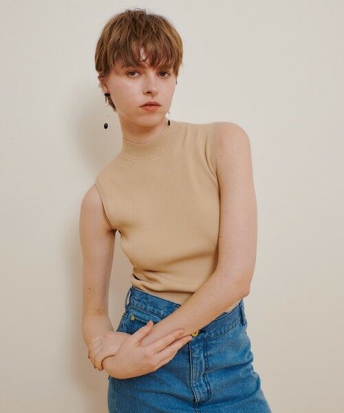 allureville/アルアバイル バック釦プルオーバー ベージュ (11) 02(M) allureville/アルアバイル バック釦プルオーバー ベージュ (11) 02(M)