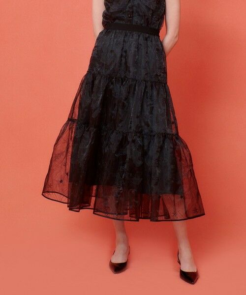 allureville/アルアバイル 【LOULOU WILLOUGHBY】オーガンジーフラワー刺繍スカート ブラック (95) 02(M) allureville/アルアバイル 【LOULOU WILLOUGHBY】オーガンジーフラワー刺繍スカート ブラック (95) 02(M)