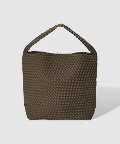 【select  2025 autumn&winter】<br><br>スタイリッシュな編み込みデザインと軽量でタフなネオプレン素材、使い勝手の良いフォルムが魅力的。日常使いしやすいサイズ感で、オフオフ問わず幅広いシーンで取り入れたい。新色のDark Brownが登場。<br><br>【NAGHEDI (ナゲティ)】<br>20年近くアクセサリー業界に身を置くサラ・ナゲディが、 “シーズンを超越できるクラシックなバッグをつくりたい"という願いからスタートさせたブランド。<br>長持ちし、クリーニングやお手入れが簡単なネオプレン素材を巻いて織る独特の製法によって、軽量で汚れにくく、防水性にも優れたバッグを展開している。<br>特に手織りのバッグは現代女性にマッチするデザインと多用途性で、ブランドを代表するシグネチャーに。<br><br>※照明の関係により、実際よりも色味が違って見える場合がございます。<br>またパソコン・スマートフォンなどの環境により、製品と画像のカラーが異なる場合もございます。<br>予めご了承ください。