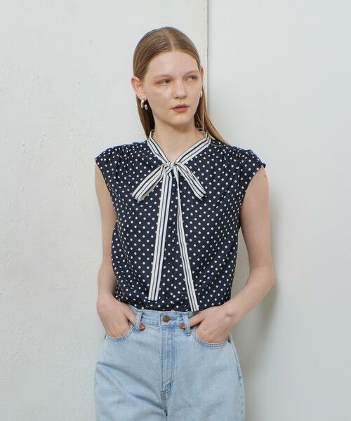 allureville / アルアバイル シャツ・ブラウス | パネルドットプリントボウタイブラウス(ネイビー (65))