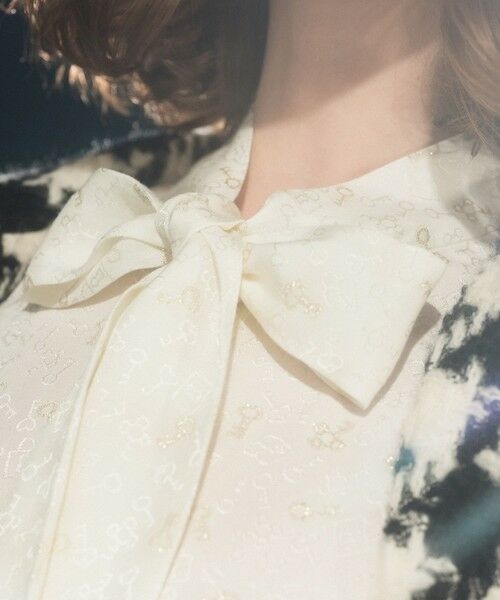 スタイリングの寄りもしくは商品画像