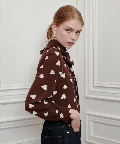 allureville / アルアバイル シャツ・ブラウス | WEB限定【LOULOU WILLOUGHBY】デシンハートプリントボウタイブラウス | 詳細16
