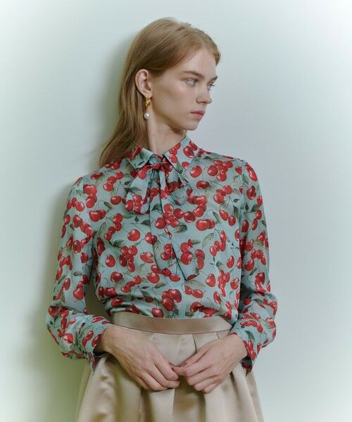 allureville / アルアバイル シャツ・ブラウス | WEB限定【LOULOU WILLOUGHBY】LISAチェリープリント ボウタイブラウス | 詳細2