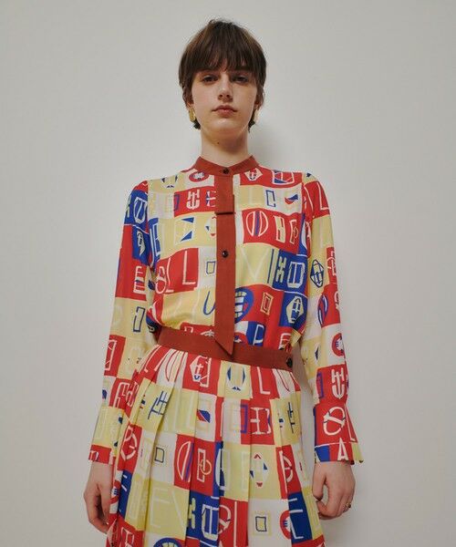 allureville / アルアバイル シャツ・ブラウス | パッチワークプリントボウブラウス | 詳細1