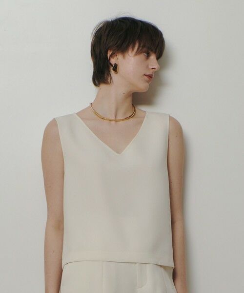 allureville / アルアバイル シャツ・ブラウス | ダブルクロスショートＶネックプルオーバー | 詳細1