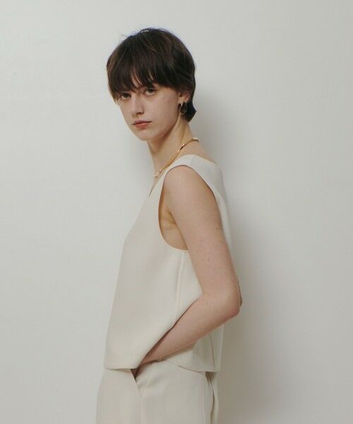 allureville / アルアバイル シャツ・ブラウス | ダブルクロスショートＶネックプルオーバー | 詳細4