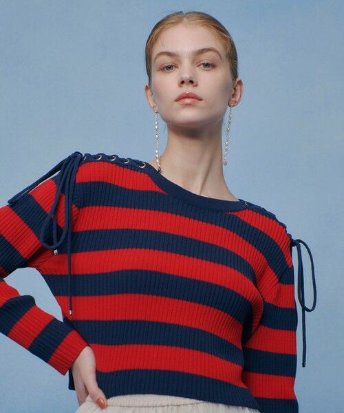 allureville / アルアバイル ニット・セーター | 【LOULOU WILLOUGHBY】レースアップショルダープルオーバー（レッド系 (46)）