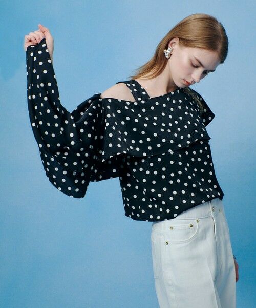 allureville / アルアバイル シャツ・ブラウス | 【LOULOU WILLOUGHBY】アシメフリルオフショルブラウス（ブラック系 (98)）