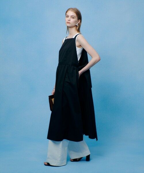 allureville / アルアバイル ロング・マキシ丈ワンピース | 【LOULOU WILLOUGHBY】コットンサテンエプロンワンピース（ブラック (95)）
