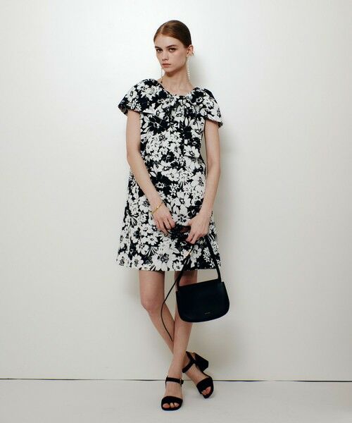 allureville / アルアバイル ロング・マキシ丈ワンピース | 【LOULOU WILLOUGHBY】モノトーンフラワープリントリボンワンピース | 詳細1