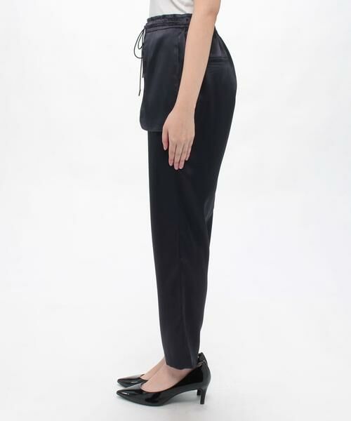 サテンイージーテーパードパンツ （その他パンツ