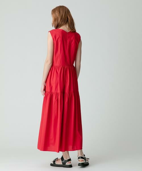 【完売品】23年allurevilleティアードＶネックワンピース　大人気　赤 完売品】23年allurevilleティアードVネックワンピース 大人気