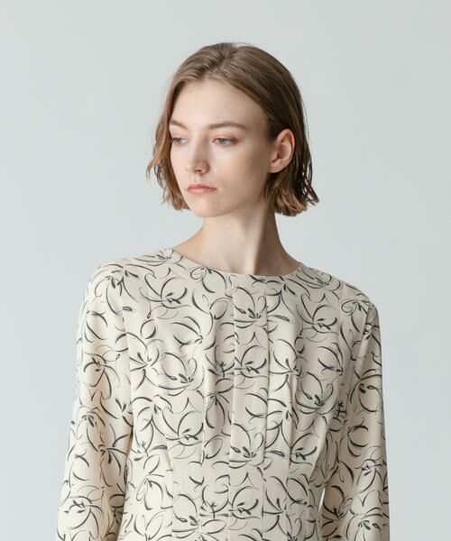 美品✨完売品 2023 アルアバイル ラインミドルフラワータックワンピース M セール】 ラインミドルフラワータックワンピース （ワンピース