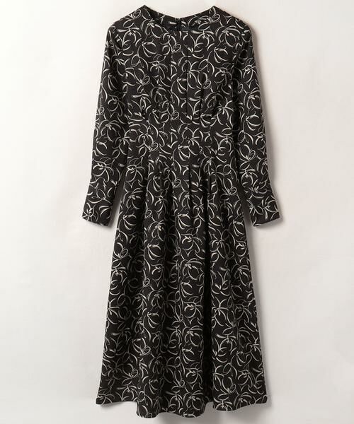 美品✨完売品 2023 アルアバイル ラインミドルフラワータックワンピース M 美品✨完売品 2023 アルアバイル ラインミドルフラワータック