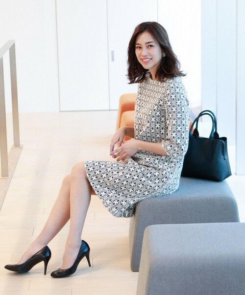 フラワーエンブロイドレス