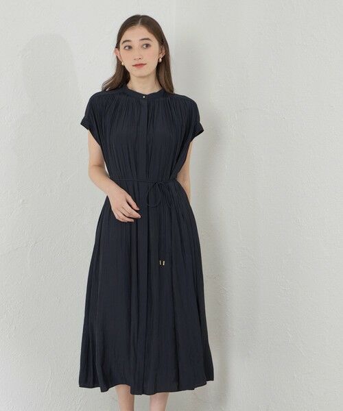 AMACA / アマカ ロング・マキシ丈ワンピース | ソフトサテン プリーツワンピース（ネイビー3）