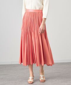 【Spring & Summer Collection 2024】<br><br>非常に細いポリエステルの糸を使用している為、とても軽く、柔らかいしなやかさのあるローン素材。<br>光沢もあるので、華やかさもあります。<br><br>仕草のたびに揺らめく、軽やかで春らしいデザインのスカート。<br>細かいプリーツを2度掛けして、贅沢に３６０度のフルサーキュラーで作った、華やかなデザインに仕上げています。<br><br><br>【付属】なし<br>【裏地】あり<br>【透け感】ややあり<br>【開き・留め仕様】開き無し（ウエストゴム）<br>【伸縮性】なし<br>【ケア方法】ドライクリーニング<br>【着用感・生地の厚さ】非常に軽くて柔らかく薄いローン素材。<br><br>ボブヘア　model:156cm　着用サイズ:34<br>ショートヘア　model:168cm　着用サイズ:38
