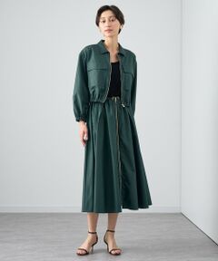 【MID SUMMER COLLECTION 2024】<br><br>コットンポリエステルでありながらコットンのタイプライターの様にナチュラルに見えるタフタ素材。<br>非常に細い合繊の糸で織られており皺になりにくく柔らかさもあるのが特長。肌離れしてくれて空気をはらんだような軽やかさのある素材です。<br><br>金属ファスナーやドローストリング仕様でスポーティなテイストのスカート。<br>ギャザーだけでなく、前後4か所に深いタックを入れ、ギャザーだけでは出ないフレア感をプラスしています。<br>ポケット付きで実用性も抜群なアイテムです。<br><br>シリーズのブルゾン（品番10242710020）とセットアップのスタイリングも可能。<br><br><br>【付属】なし <br>【裏地】なし<br>【透け感】なし<br>【開き・留め仕様】前中心ファスナー開き<br>【伸縮性】なし、ドロストでサイズ調整可能<br>【ケア方法】クリーニング<br>【着用感・生地の厚さ】軽くて張りがあり、肌離れしてくれる薄手のタフタ素材<br><br><br><br>【MID SUMMER COLLECTION 2024 "Summer New Standard "】<br><br>ブルゾンやジレ、ブラウスとのセットアップを中心に、ワークテイストを取り入れたエフォートレスな香り漂うシルエット。<br>アーティスティックなプリントは、ニュアンスを含んだ光沢感のある素材にのせて、マチュアな着こなしを提案。<br><br>フォレストグリーンやイエローを効かせた、サマーダークなカラーリングで展開するミッドサマーコレクション。 <br><br><br>ショートヘア model:168cm　着用サイズ:38<br>ロングヘア　model:164cm　着用サイズ:38<br>ボブヘア　model:156cm　着用サイズ:34<br><br><br><br>【ANAYIサイズ表】<br>34サイズ：5号 XSサイズ相当<br>36サイズ：7号 Sサイズ相当<br>38サイズ：9号 Mサイズ相当<br><br>・「商品のお気に入り登録」や「ブランドのお気に入り登録」で新商品や再入荷通知、セール通知などのお得な情報を受け取ることができます。<br>・照明の関係により、実際よりも色味が違って見える場合がございます。<br>またパソコン・スマートフォンなどの環境により、製品と画像のカラーが異なる場合もございます。予めご了承ください。