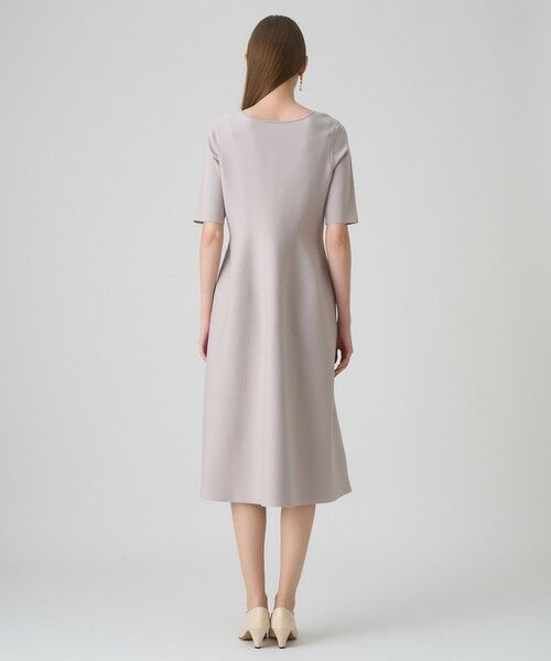 ANAYI / アナイ ミニ丈・ひざ丈ワンピース | バックVネックシルエットワンピース | 詳細3