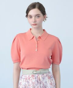 【Spring & Summer Collection 2026】<br><br>さらりとしたハイツイスト（強撚）糸で、ほのかにヒンヤリした肌触りの素材は、気温が上がるこれからの時期重宝します。ヴィスコースが混紡されていることで、毛羽立ちにくく、きれいめな表面感を実現します。<br><br>カジュアル過ぎない仕上げにこだわったポロニットプルオーバーは小さなボタンを並べてアクセントに。<br>肩先に小さなタックを入れて、大げさにならないほんのりパフディテールを。肩を華奢見えするようにデザインしました。<br>キレイ目に着こなして頂けるニットポロは、スタイリングをアップデートしてくれるアイテムとしてお勧め。<br>手洗いも可能なので夏まで活躍させたいトップスです。<br><br><br>【付属】なし<br>【裏地】なし<br>【透け感】オフはややあり<br>【開き・留め仕様】ボタン開き<br>【伸縮性】あり<br>【ケア方法】手洗い可<br>【着用感・生地の厚さ】普通<br><br><br><br>【Summer glam】<br><br>光にきらめく華やぐ波と、静かな夜の海——<br>二つの海の表情から生まれたANAYIのサマーコレクション。<br>カリグラファー、ヴェロニカ・ハリム氏とのコラボプリントが、<br>夏の装いに、軽やかで美しい彩りを添えます。<br><br>オフホワイト・ピンク着用　model:172cm　着用サイズ:38<br>ブラック着用　model:173cm　着用サイズ:38<br><br><br>【ANAYIサイズ表】<br>34サイズ：5号 XSサイズ相当<br>36サイズ：7号 Sサイズ相当<br>38サイズ：9号 Mサイズ相当<br><br>・「商品のお気に入り登録」や「ブランドのお気に入り登録」で新商品や再入荷通知、セール通知などのお得な情報を受け取ることができます。<br>・照明の関係により、実際よりも色味が違って見える場合がございます。<br>またパソコン・スマートフォンなどの環境により、製品と画像のカラーが異なる場合もございます。予めご了承ください。<br><br><br>