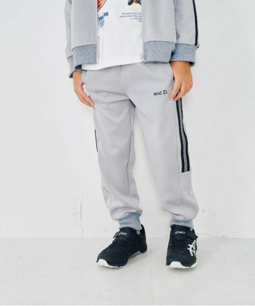 and D.petitmain / アンドディー. プティマイン その他パンツ | 【セットアップ対応可】サイドライン入りキリカエジョグパンツ(ライト グレー)