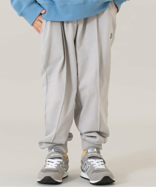 and D.petitmain / アンドディー. プティマイン その他パンツ | ワンポイントジョグパンツ（ライト グレー）