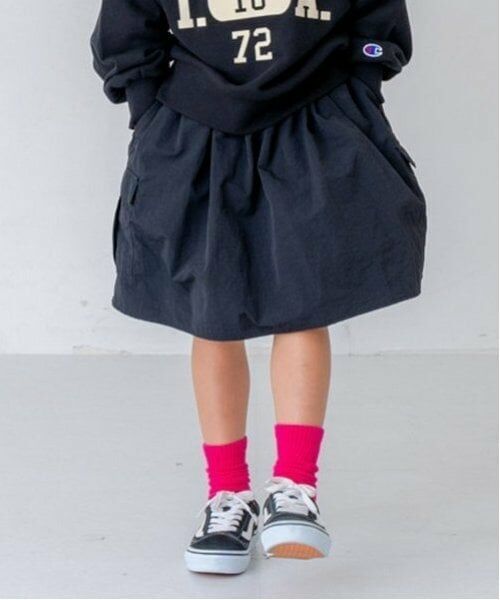 and D.petitmain / アンドディー. プティマイン ミニ・ひざ丈スカート | ナイロンカーゴスカート（黒）