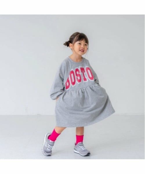 and D.petitmain / アンドディー. プティマイン ミニ丈・ひざ丈ワンピース | 【リンク】カレッジロゴラグランスリーブワンピ | 詳細3