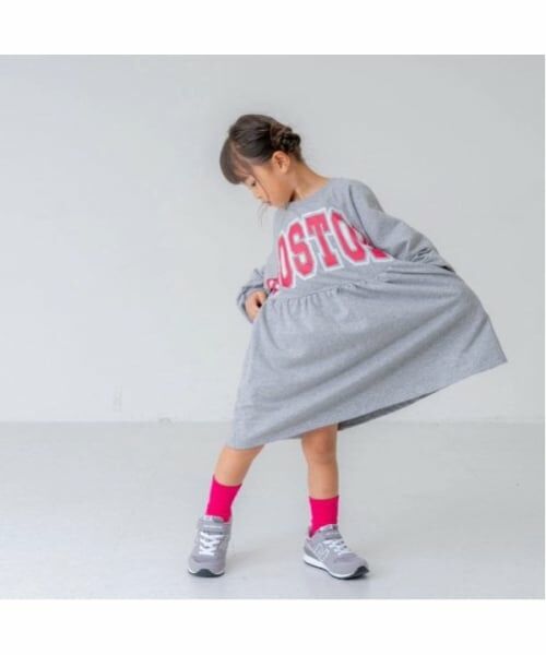 and D.petitmain / アンドディー. プティマイン ミニ丈・ひざ丈ワンピース | 【リンク】カレッジロゴラグランスリーブワンピ | 詳細4