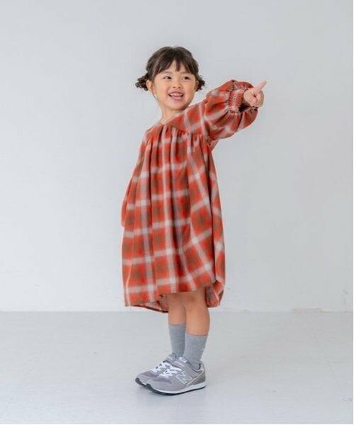 and D.petitmain / アンドディー. プティマイン ミニ丈・ひざ丈ワンピース | 【リンク】オンブレチェックボリュームミニワンピ（赤）