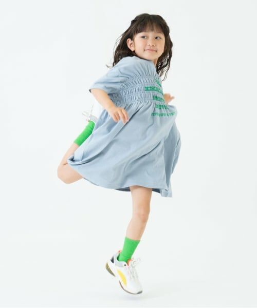 and D.petitmain / アンドディー. プティマイン ミニ丈・ひざ丈ワンピース | ロゴプリントシャーリング半袖ワンピ | 詳細4