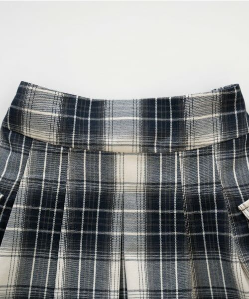 and D.petitmain / アンドディー. プティマイン ショート・ハーフ・半端丈パンツ | プリーツカーゴキュロット | 詳細9