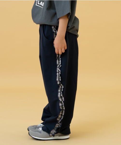 and D.petitmain / アンドディー. プティマイン その他パンツ | サイドガラフリルスウェットパンツ | 詳細4