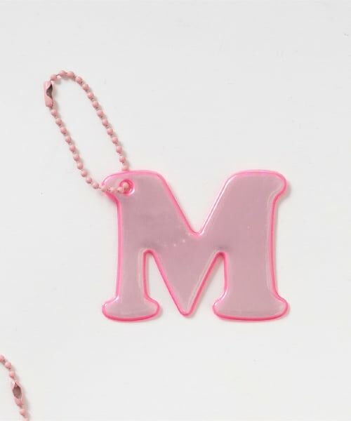and D.petitmain / アンドディー. プティマイン チャーム | あんしんアルファベットリフレクターチャーム（ピンク）（M）