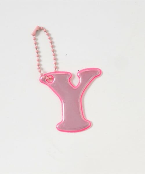and D.petitmain / アンドディー. プティマイン チャーム | あんしんアルファベットリフレクターチャーム（ピンク）（Y）