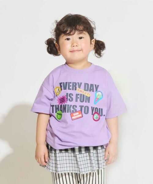 and D.petitmain / アンドディー. プティマイン Tシャツ | 【サーティワン アイスクリーム】ワイドシルエットステッカー風プリント半袖T（パープル）