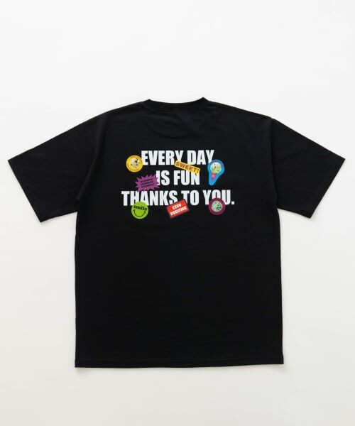 and D.petitmain / アンドディー. プティマイン Tシャツ | 【サーティワン アイスクリーム】Dadステッカー風プリント半袖T（黒）