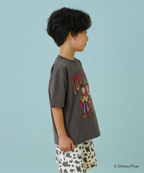 and D.petitmain / アンドディー. プティマイン Tシャツ | 【DISNEY/PIXAR】トイ・ストーリー/集合アート ワイド半袖Tシャツ | 詳細5