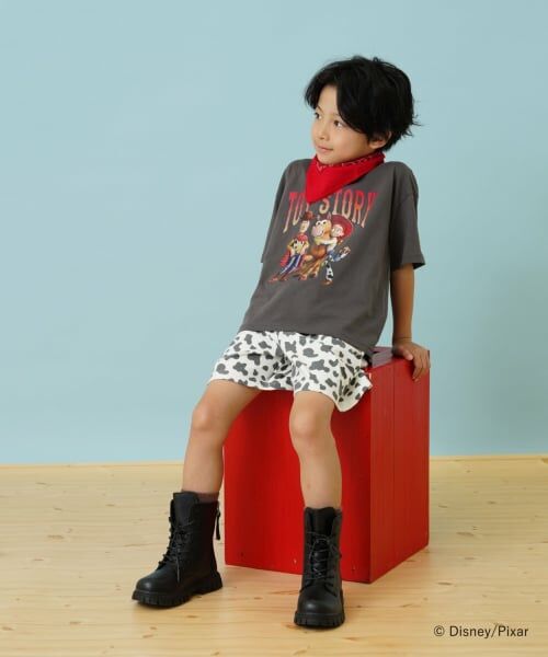 and D.petitmain / アンドディー. プティマイン Tシャツ | 【DISNEY/PIXAR】トイ・ストーリー/集合アート ワイド半袖Tシャツ | 詳細7